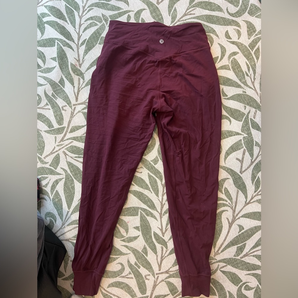 Lululemon wine-colored joggers in size 6!